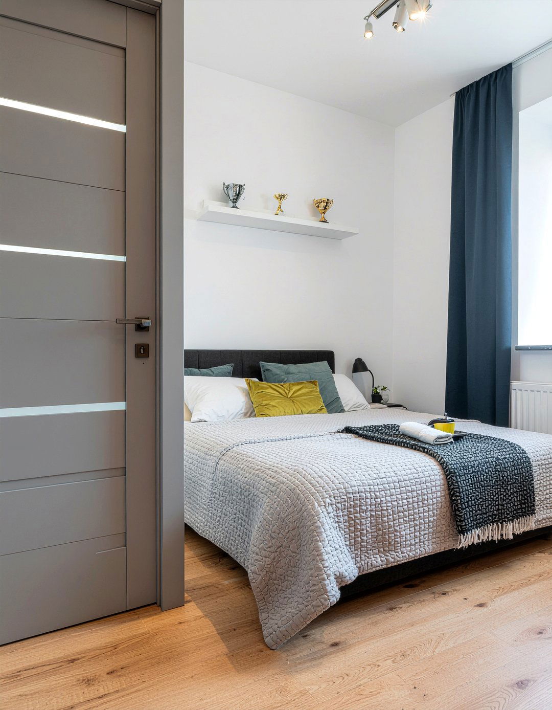 Small Bedroom Trophy Storage - 30 bedroom trophy display ideas