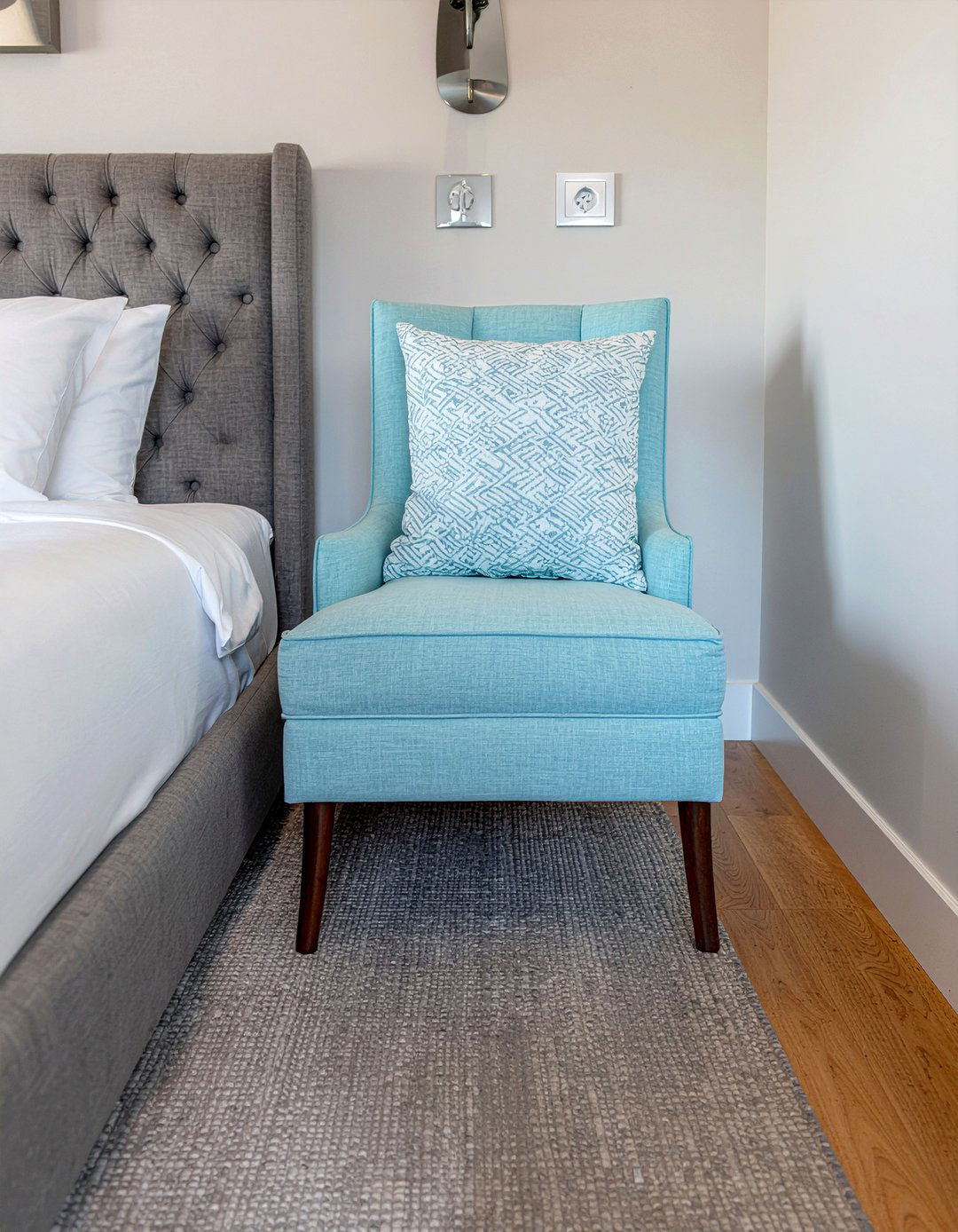 Small Double Settee - 30 bedroom settees