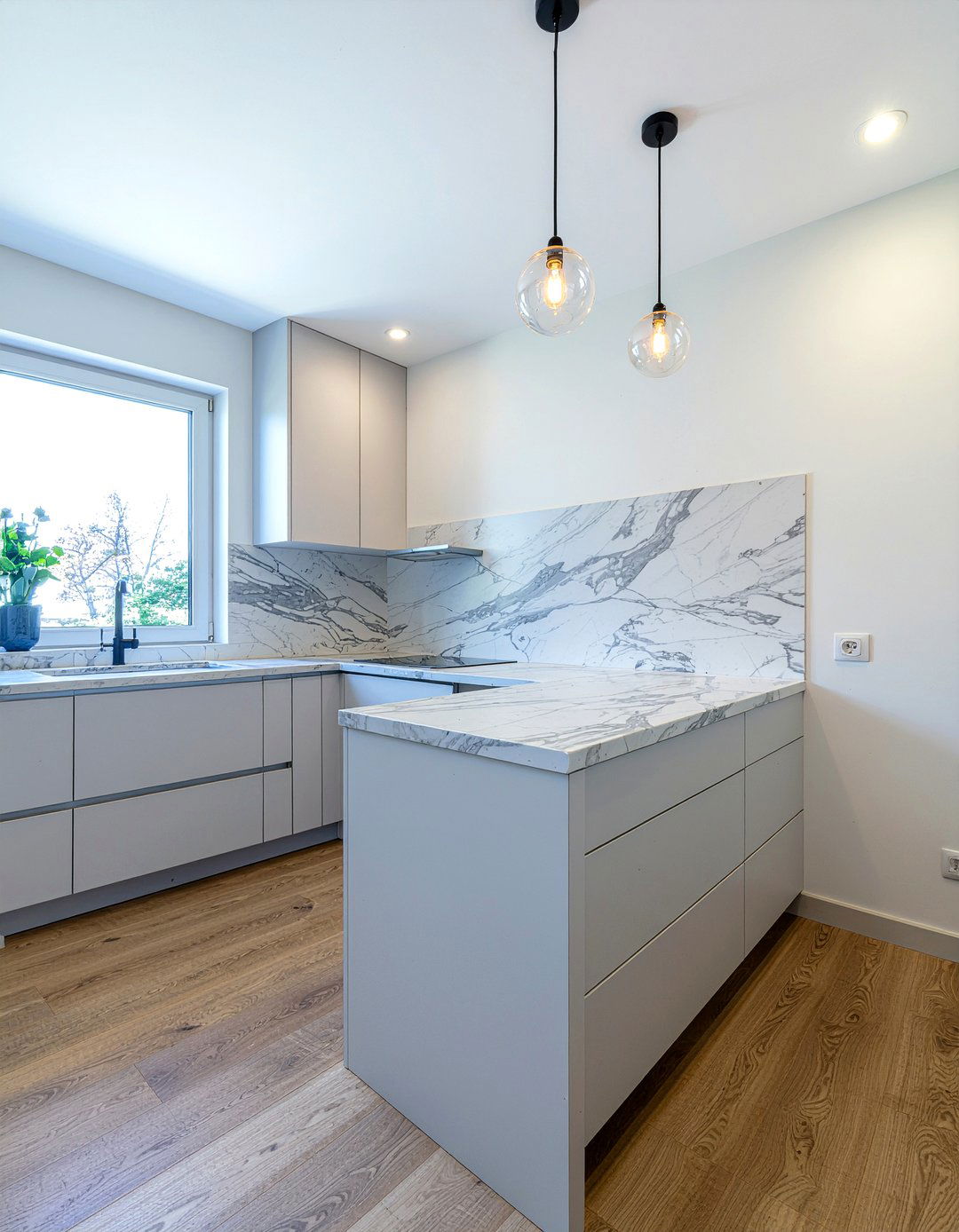 Small Kitchen Peninsula - 30 kitchen peninsula ideas