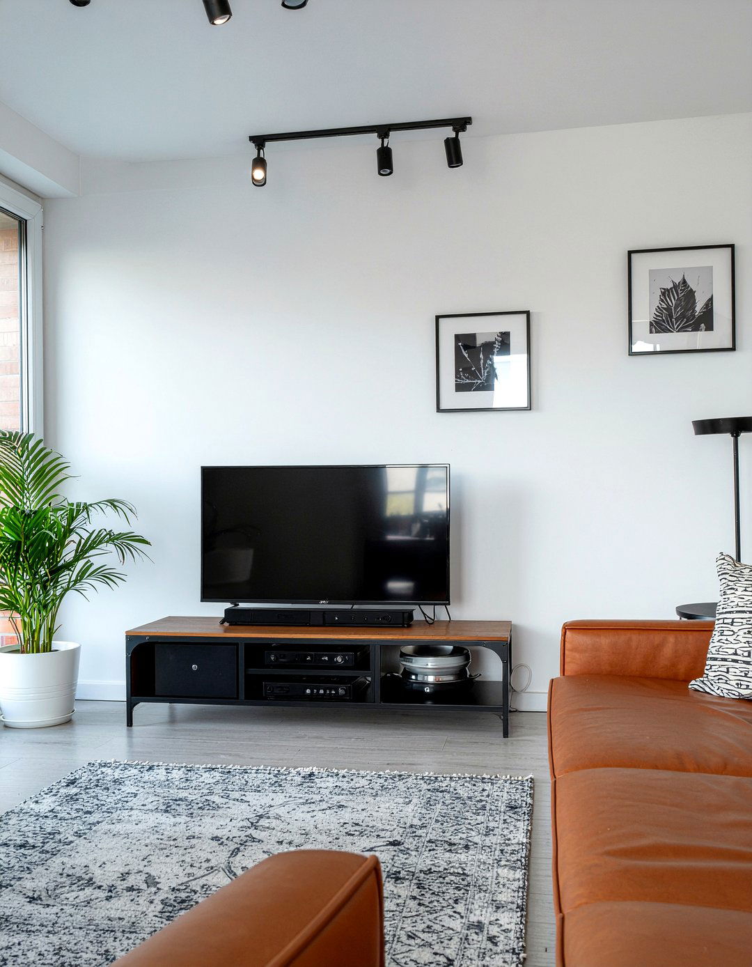 Small Living Room Soundbar - 30 living room surround sound ideas