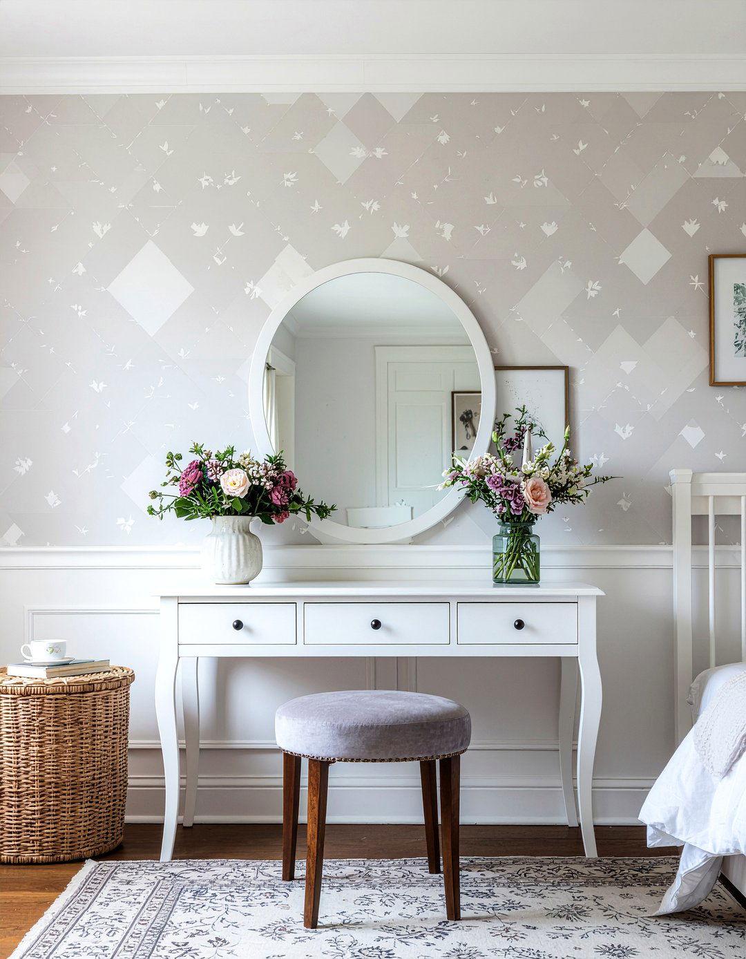 Small Print Geometric Wallpaper - 30 bedroom geometric wallpapers
