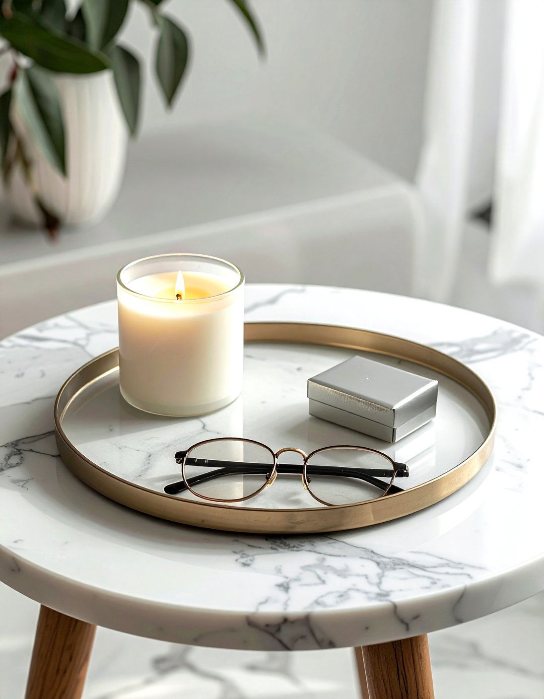 Small Round Tray - 30 coffee table tray ideas