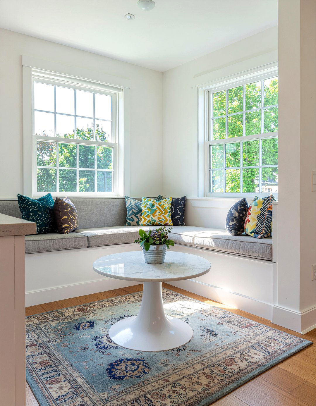 Small Space Banquette Seating - 30 dining room intimate gathering ideas