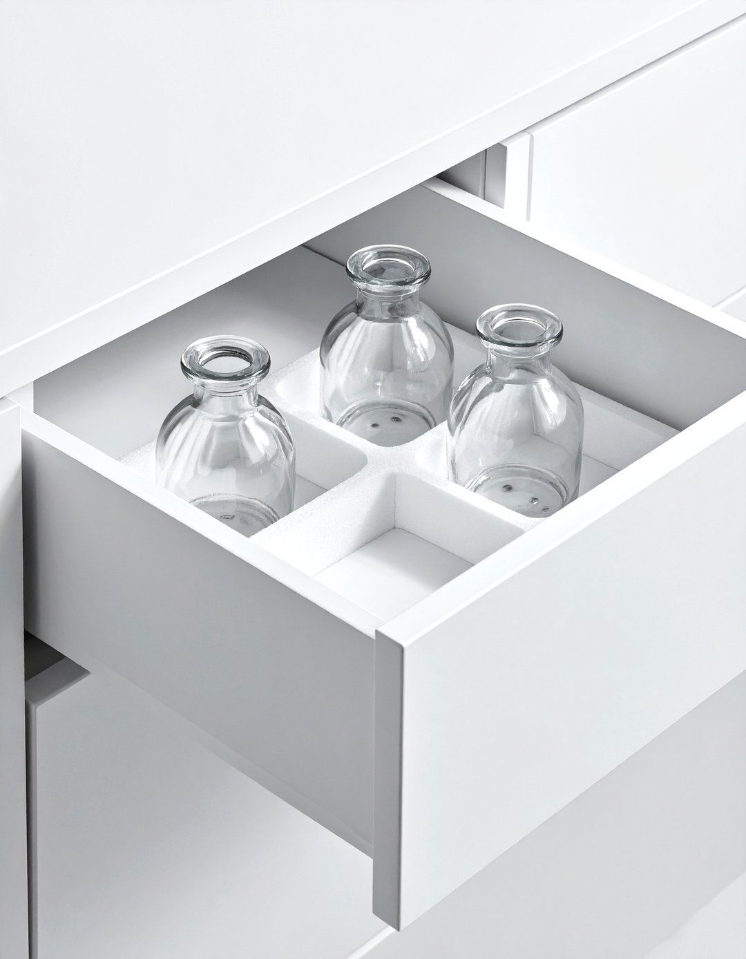 Small Vase Drawer - 30 dining room drawer organization ideas