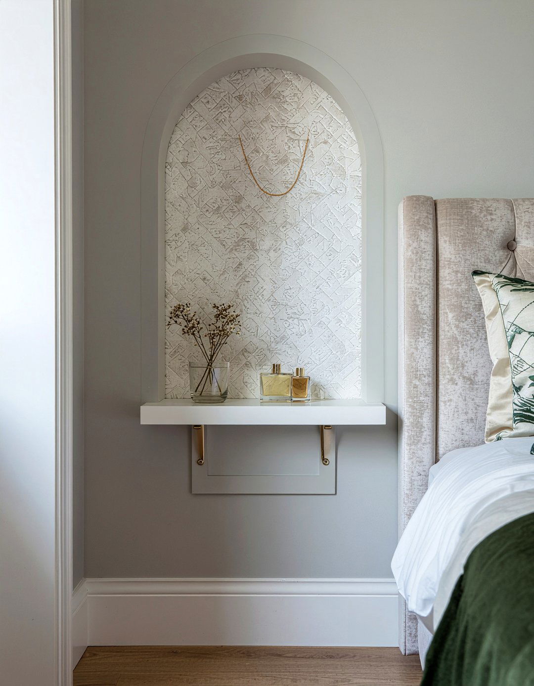 Small Wall Niche - 30 bedroom wall niches