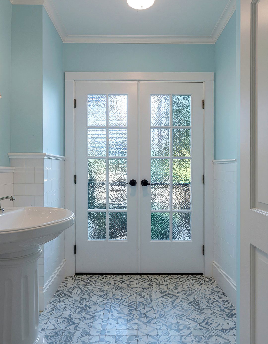 Small bathroom french doors - 30 bathroom French door ideas