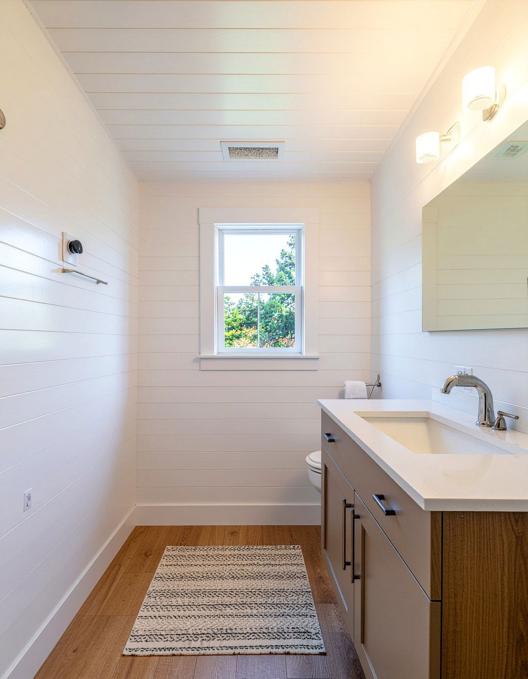 Small bathroom shiplap - 30 bathroom shiplap ideas
