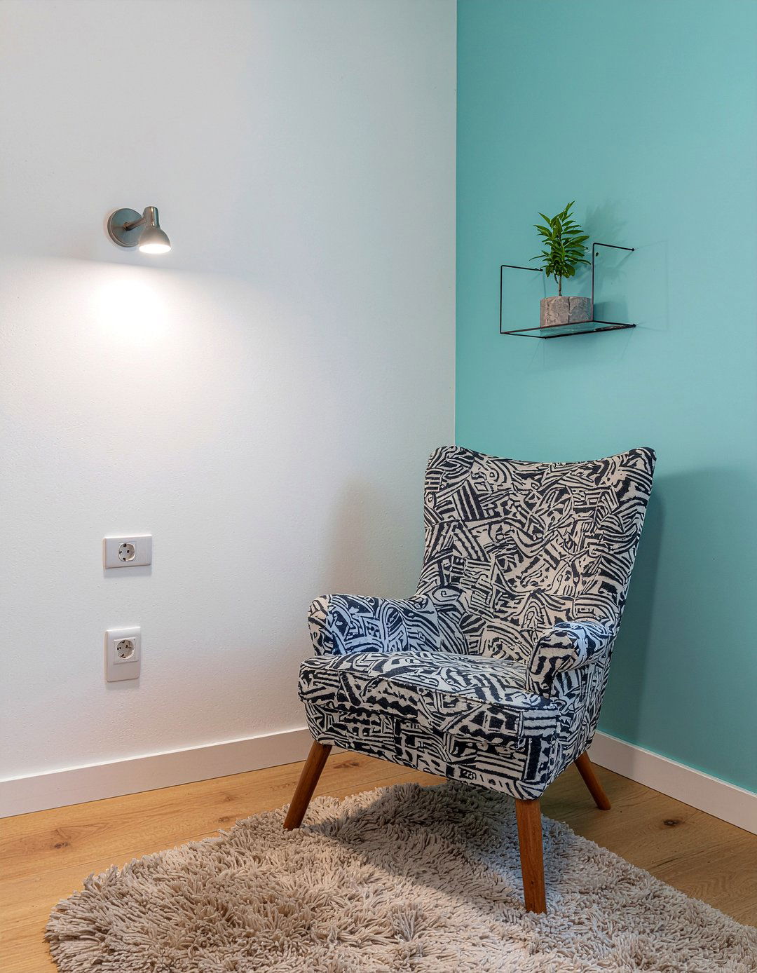 Small corner chair - 30 bedroom reading chairs