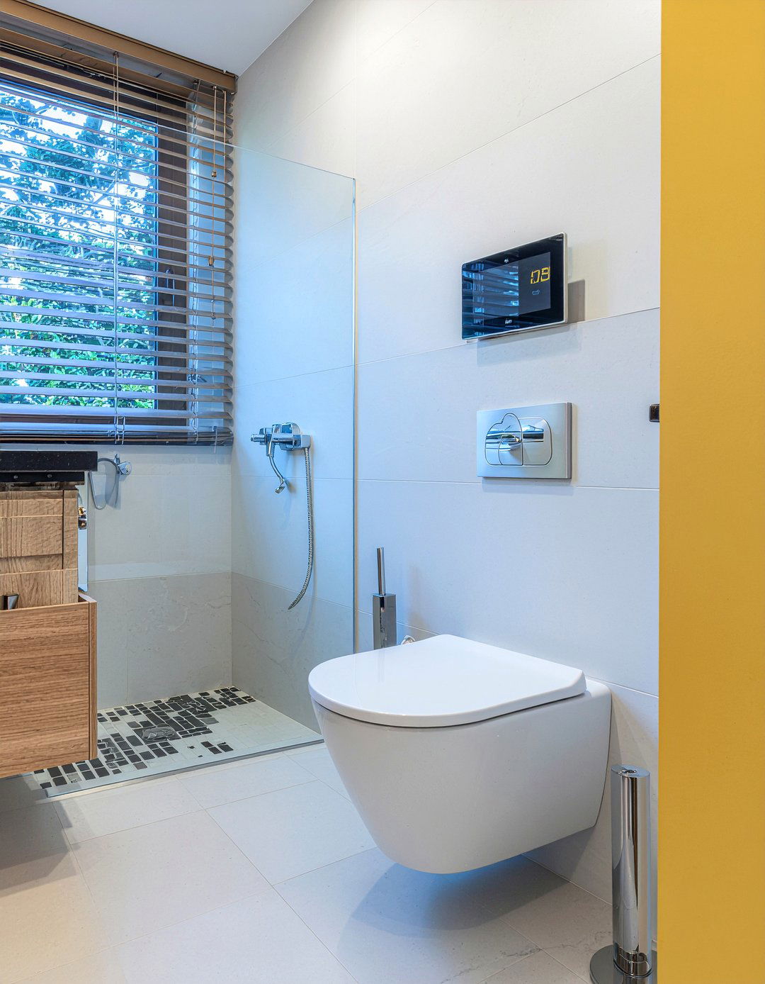 Smart bathroom technology - 30 professional bathroom ideas