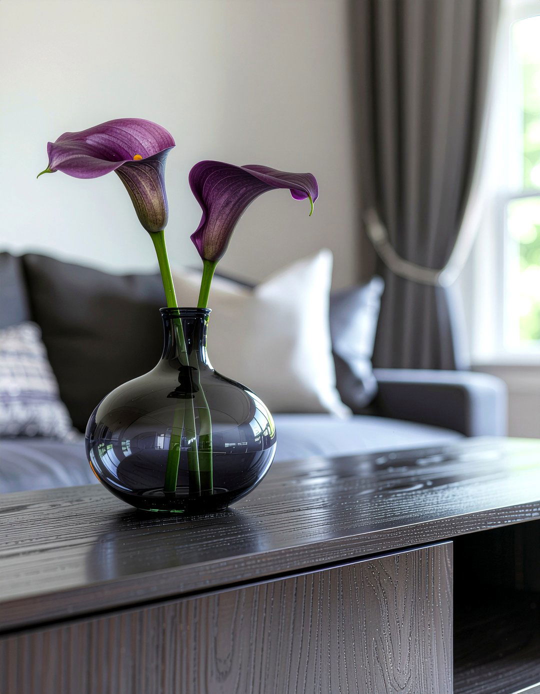 Smoked Glass Vase - 30 living room vase ideas