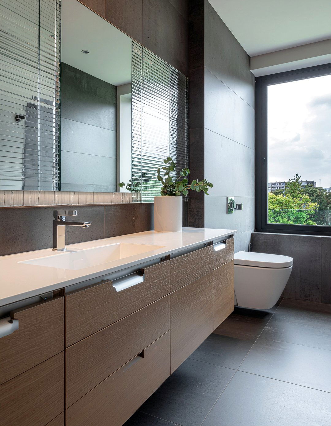 30 Elegant Mirrored Wall Bathroom Ideas to Brighten Your Space