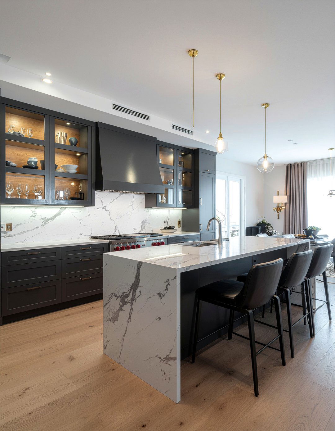 Smoky Glass Backsplash - 30 mirror backsplash kitchen ideas