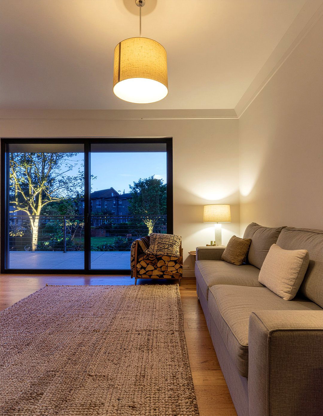 Soft Ambient Lighting - 30 retreat living room ideas