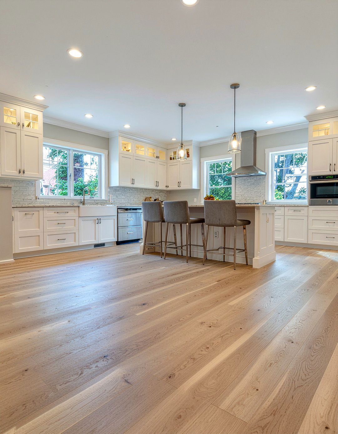 Solid Hardwood Flooring - 30 kitchen investment piece ideas
