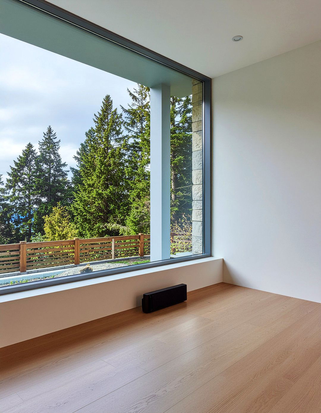 Soundbar In Recessed Wall Niche - 30 living room soundbar ideas