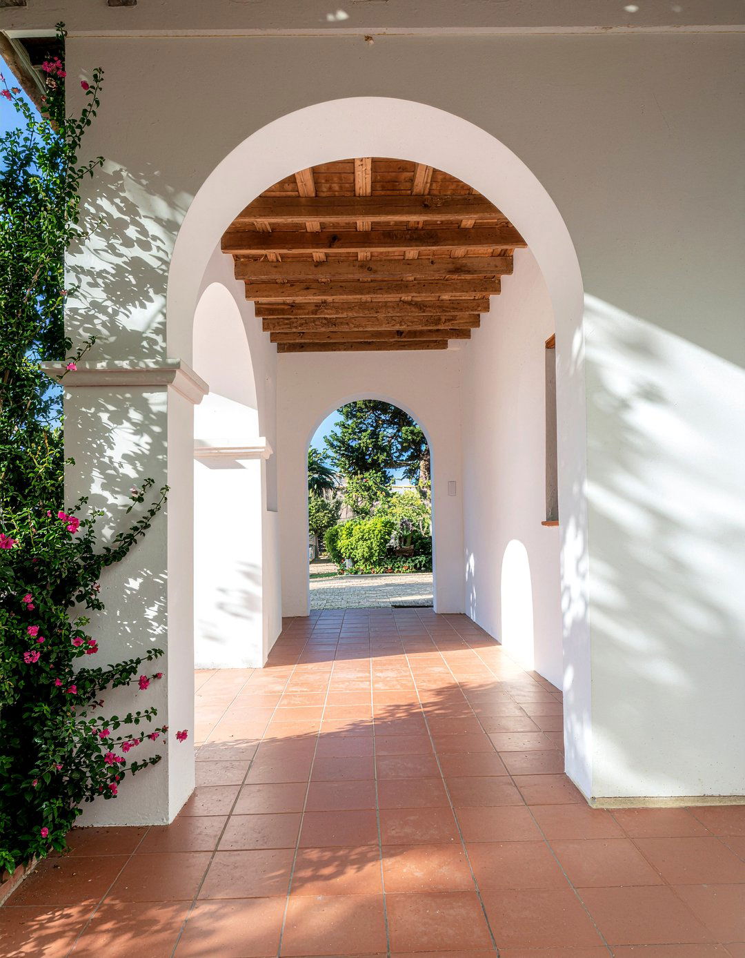 Spanish Style Archway - 30 living room archway ideas