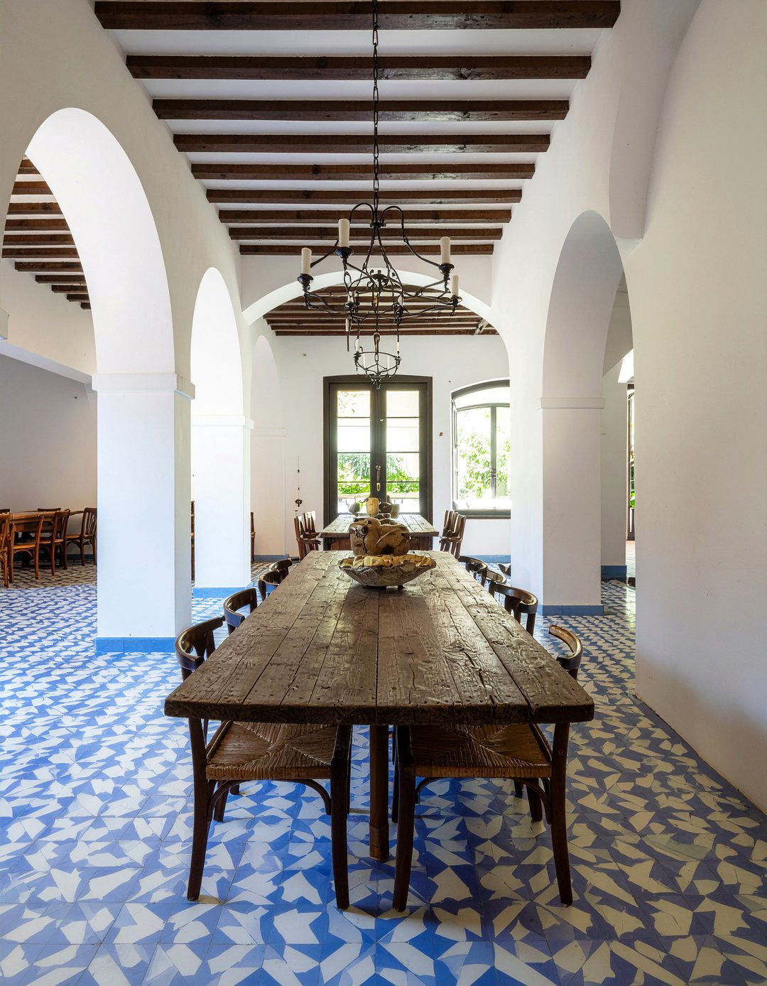 Spanish Style Tile - 30 Peruvian dining room ideas