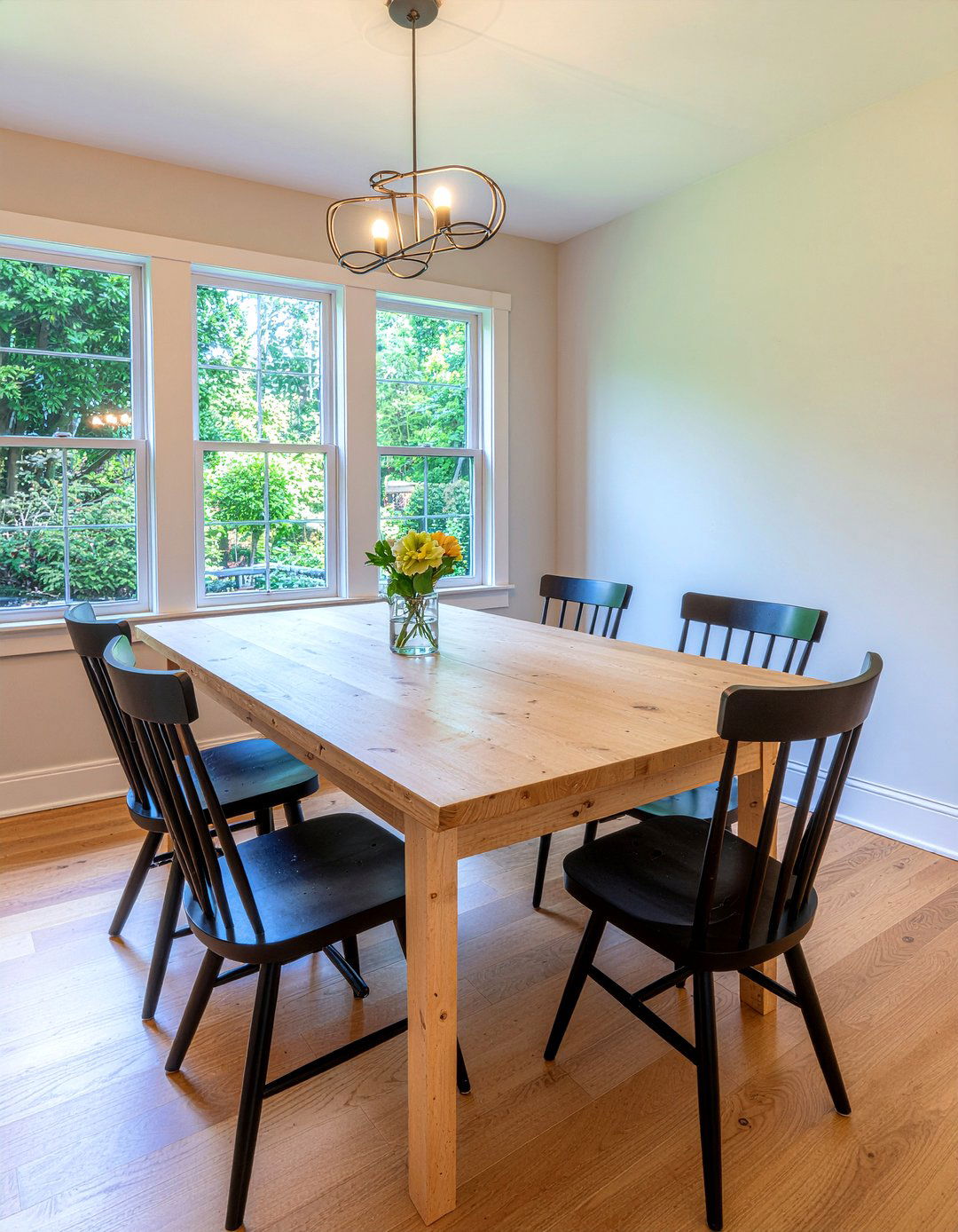 Spindle Back Chairs - 30 country dining room ideas