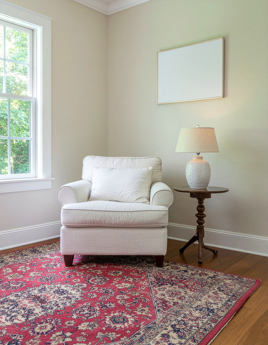 Spindle Leg Side Table - 30 living room Colonial furniture ideas