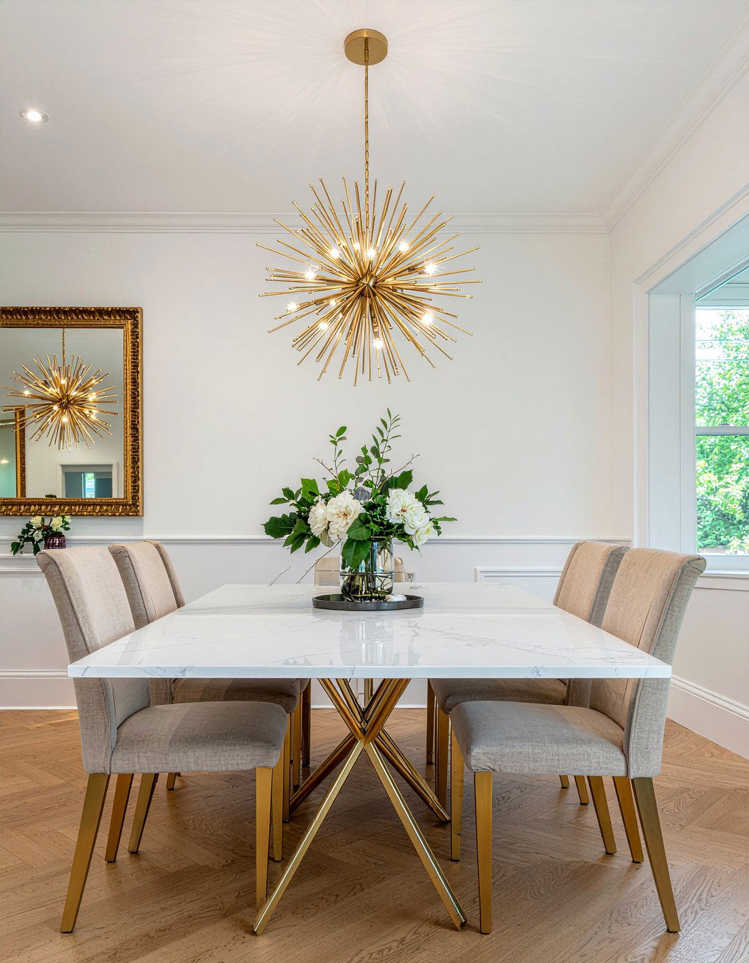Sputnik Starburst Light - 30 modern chandelier dining room ideas