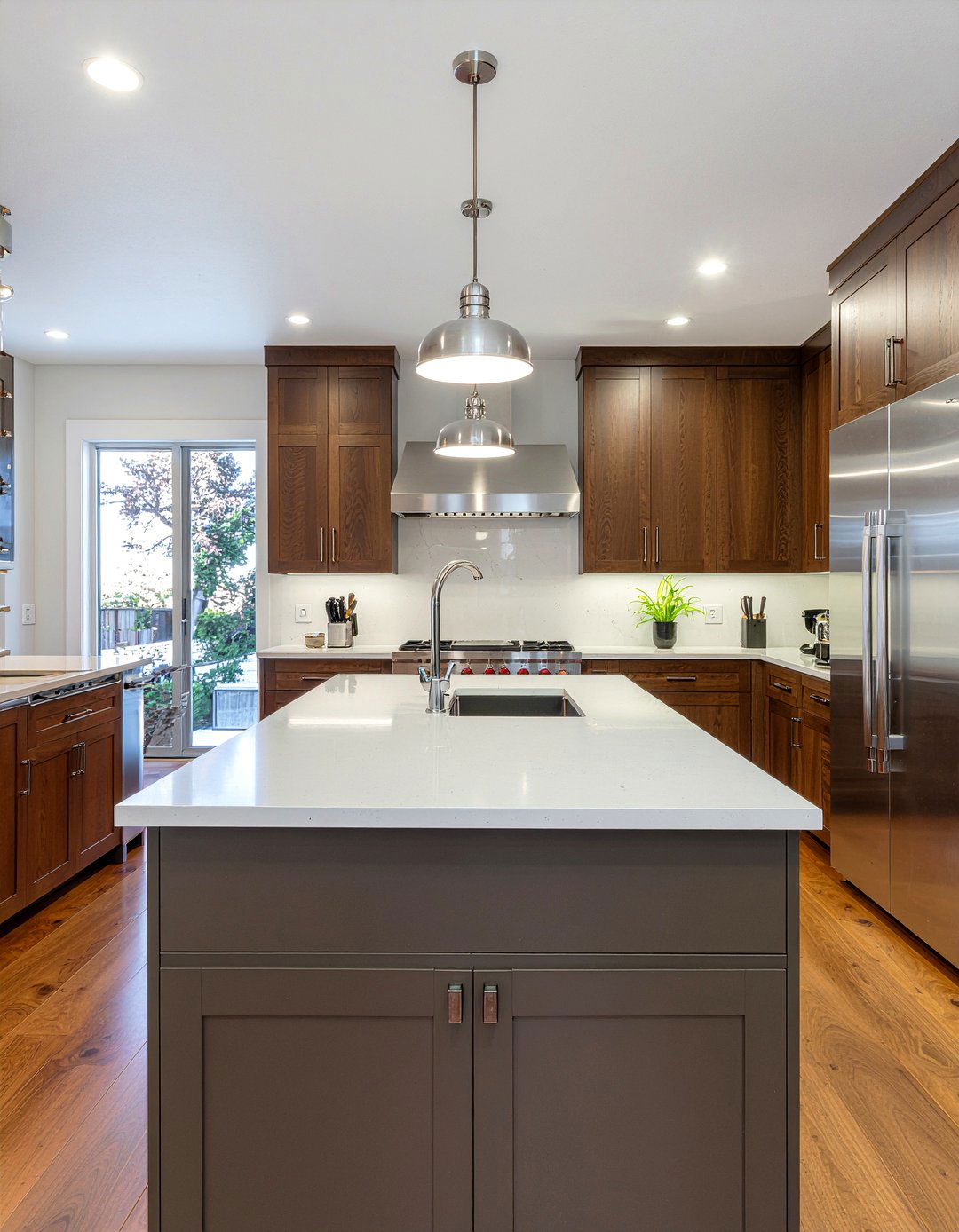 Square Cabinet Knobs - 30 kitchen cabinet knob ideas