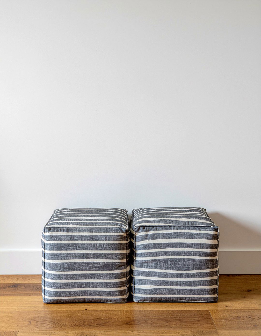 Square Floor Cushions - 30 living room floor seating ideas