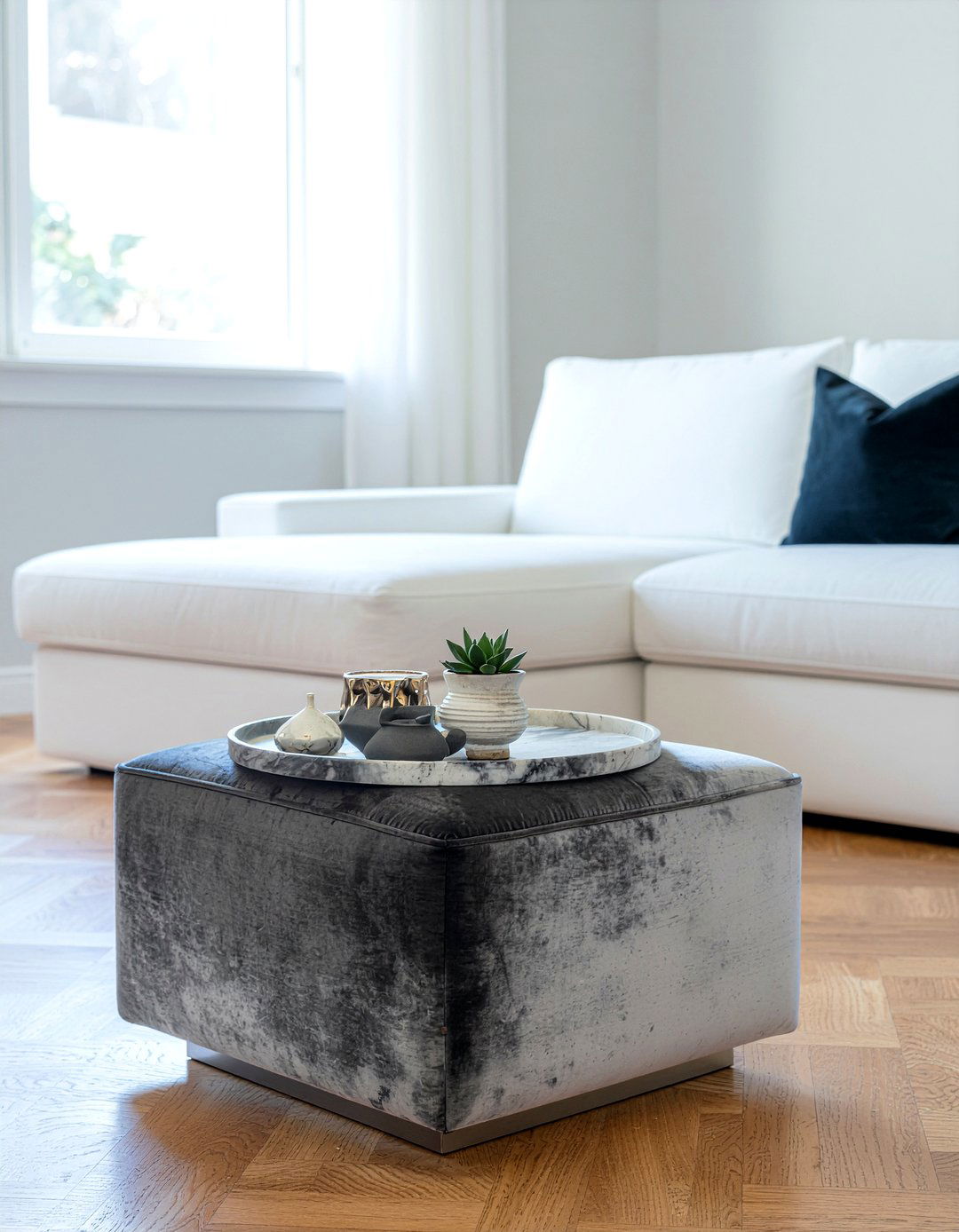 Square velvet ottoman - 30 living room velvet ottoman ideas