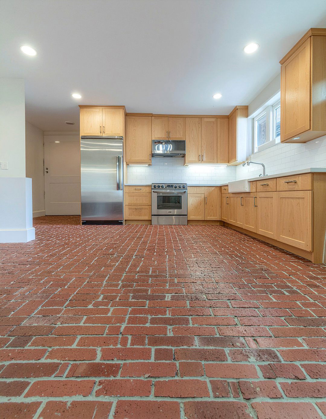 Stack bond brick floor kitchen - 30 brick floor kitchen ideas