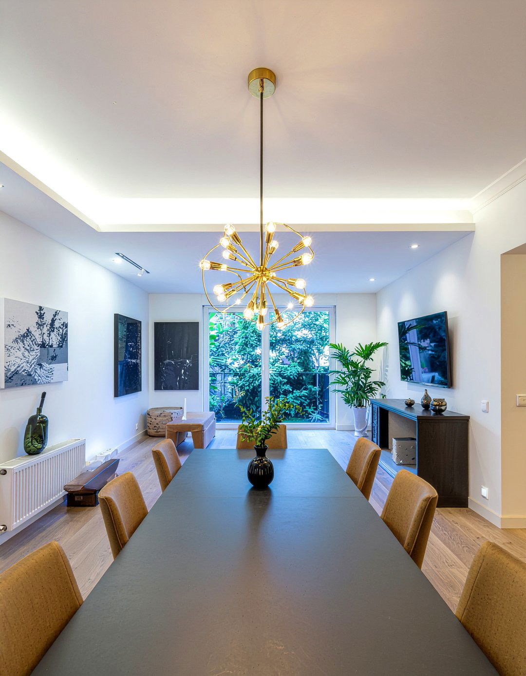 Statement Chandelier Lighting - 30 dining room entertaining ideas