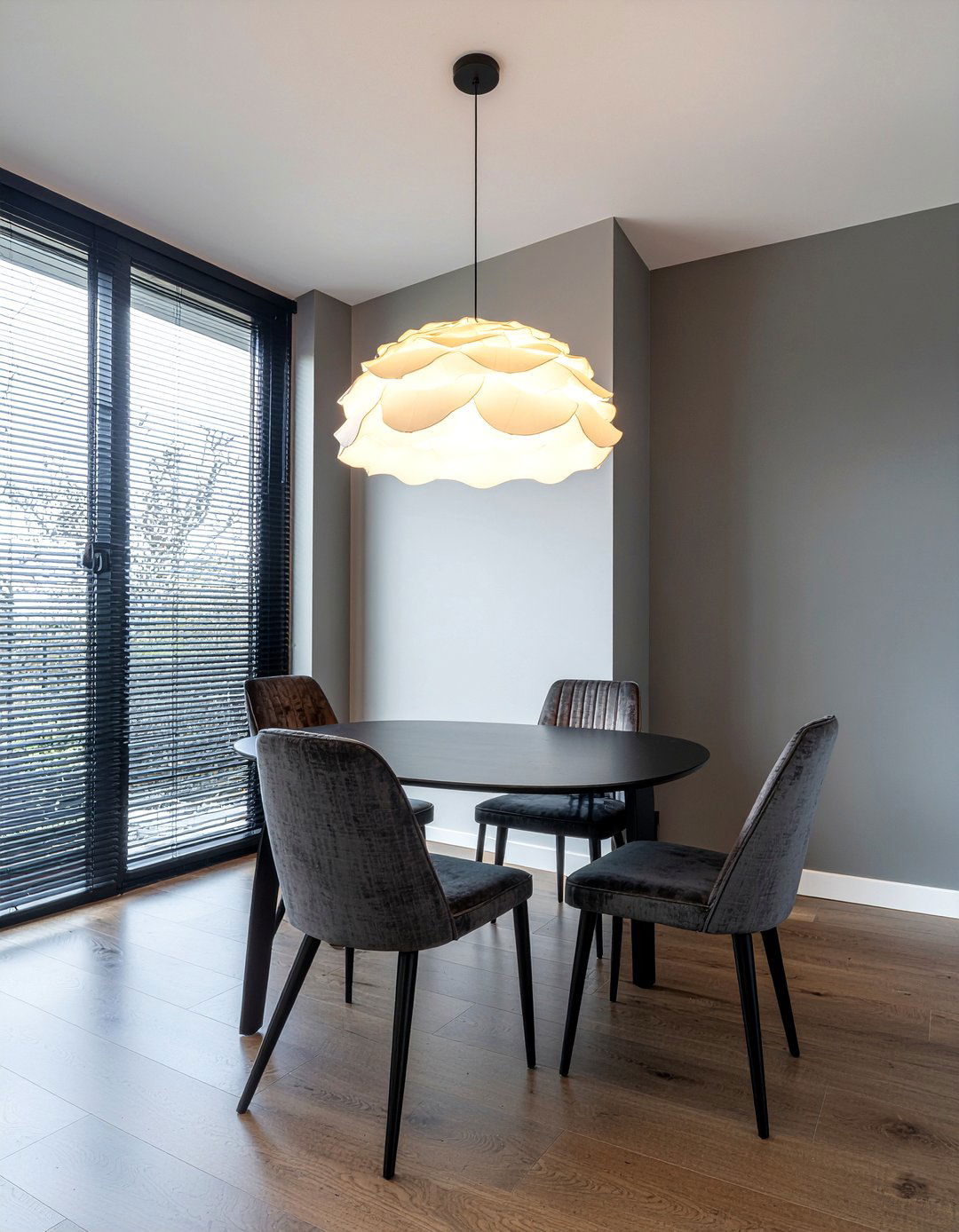 Statement Pendant Lighting - 30 dining room makeover ideas