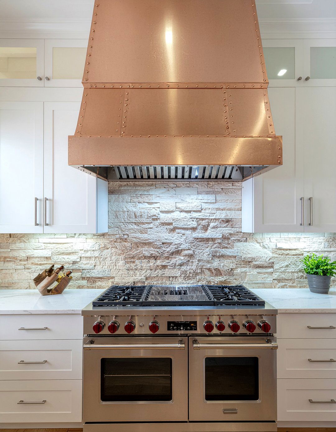 Statement Range Hood - 30 large kitchen ideas