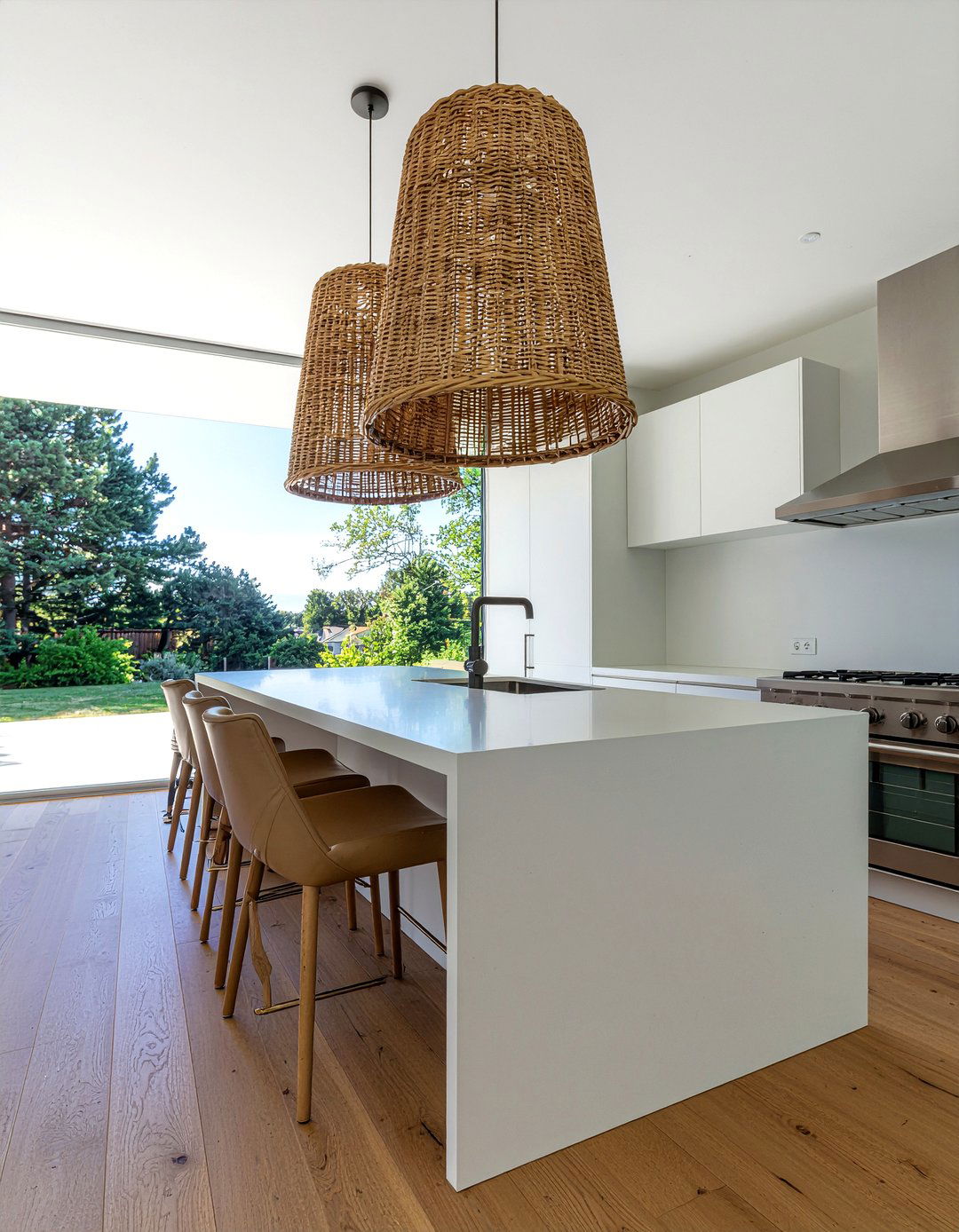 Statement Rattan Pendant Island - 30 rattan pendant kitchen ideas