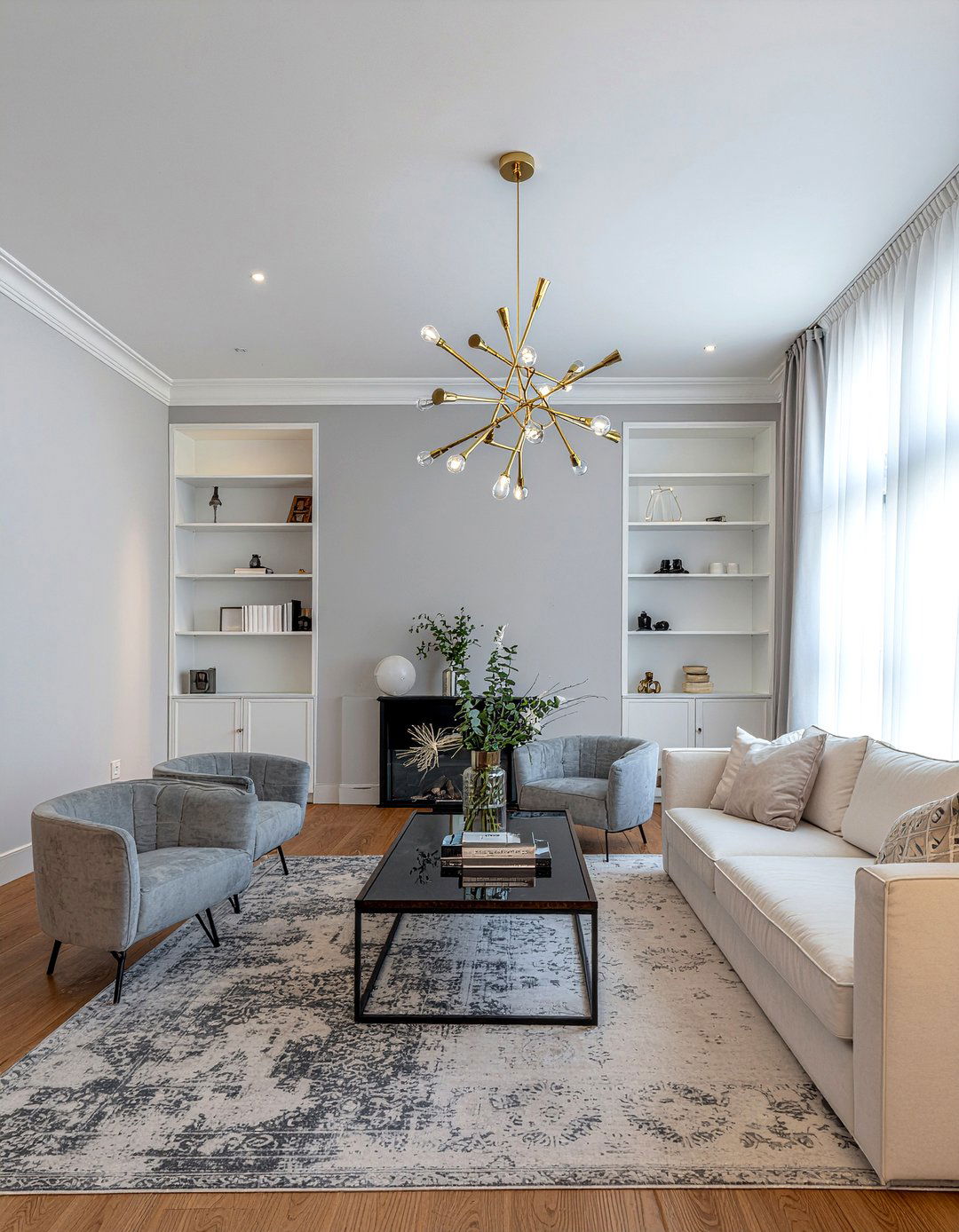 Statement chandelier - 30 living room renovation ideas