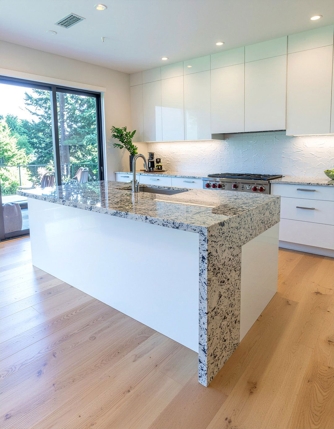 Stone Countertop Edges - 30 layered kitchen ideas