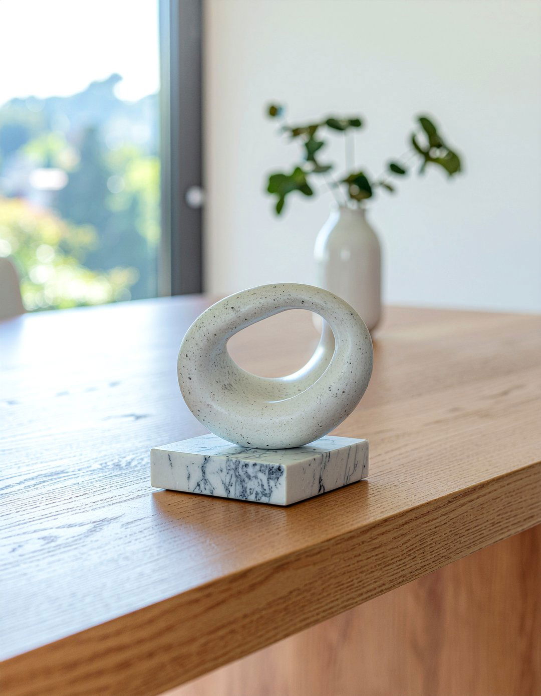 Stone Sculpture Accent - 30 kitchen centerpiece ideas