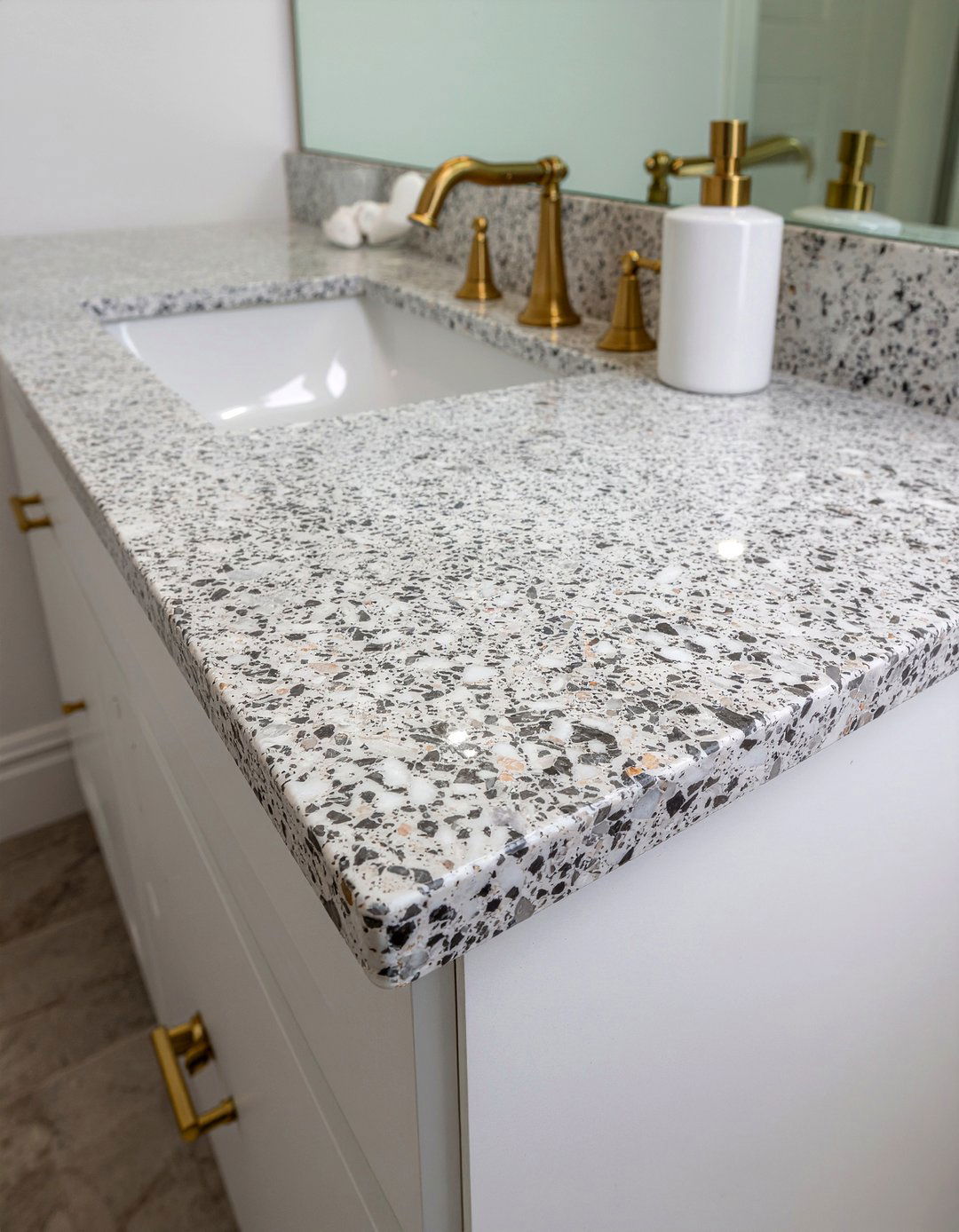 Stone Vanity Backsplash - 30 river rock bathroom ideas