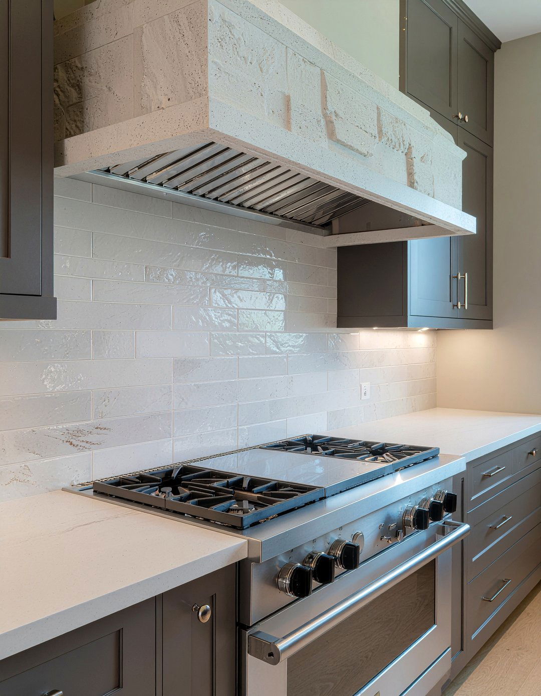 Stone range hood - 30 dramatic kitchen ideas