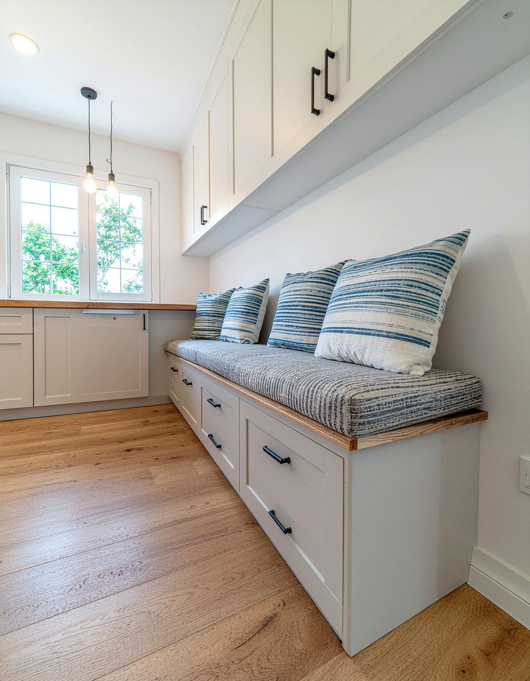 Storage Bench Seating - 30 kitchen nook ideas