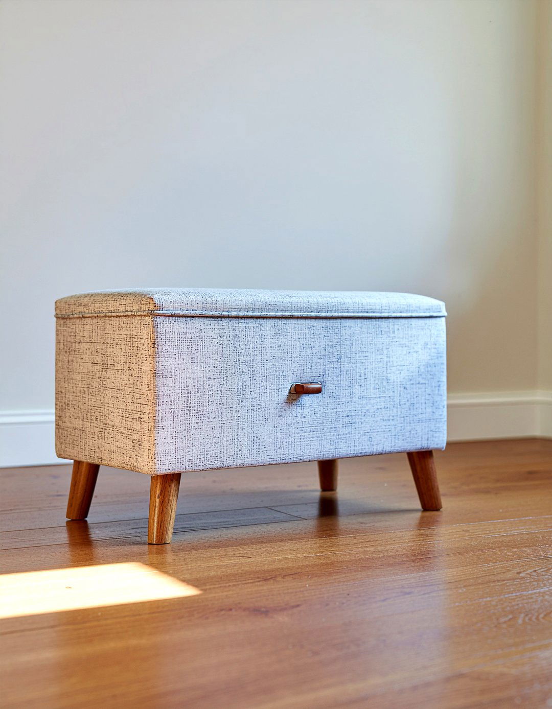 Storage bench for toys - 30 baby proof living room ideas