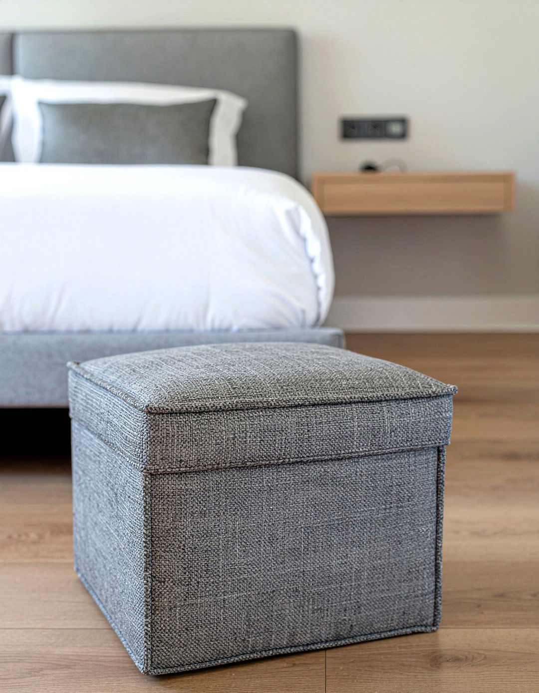 Storage pouf - 30 bedroom poufs