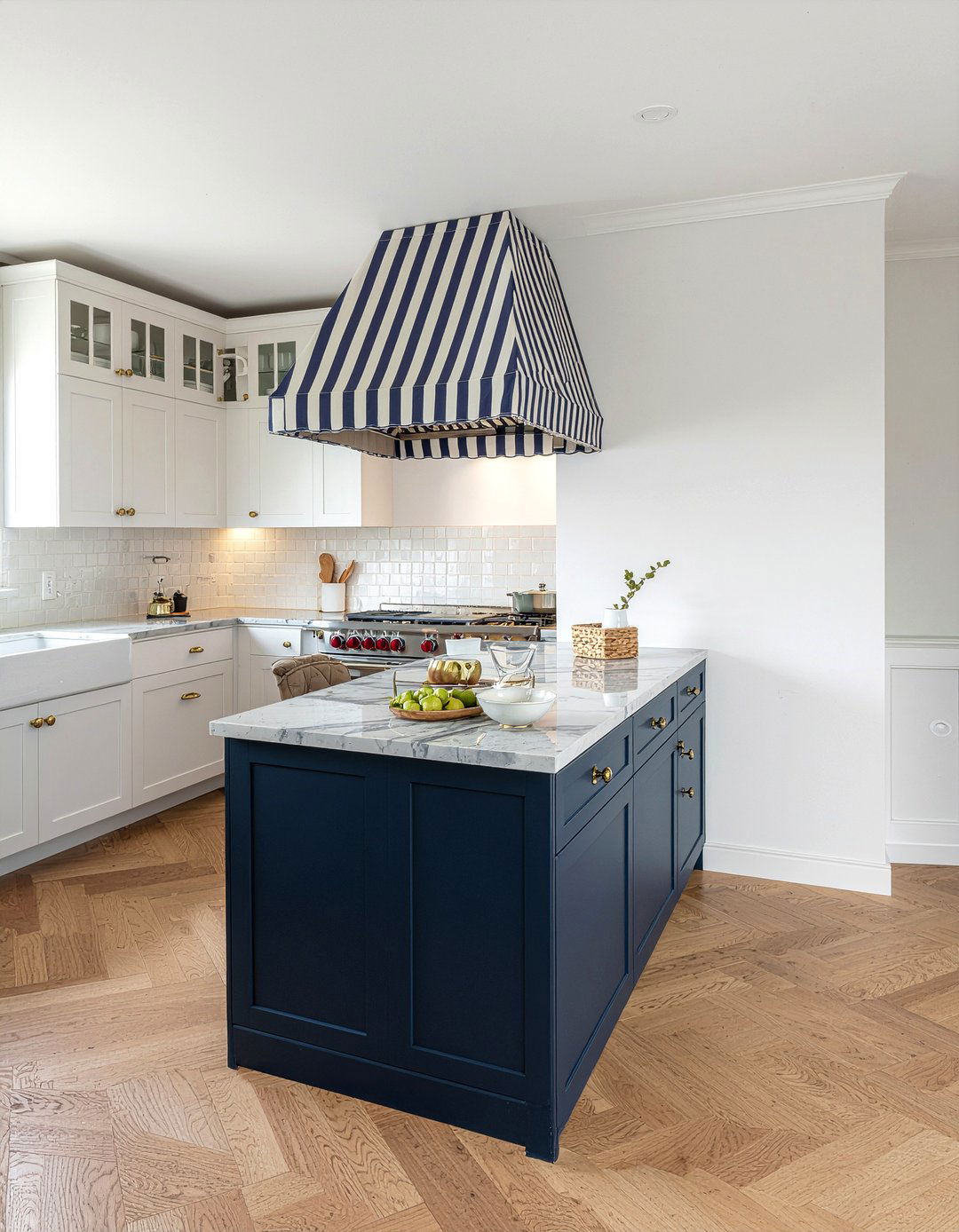 Striped Kitchen Tiers - 30 kitchen curtain ideas