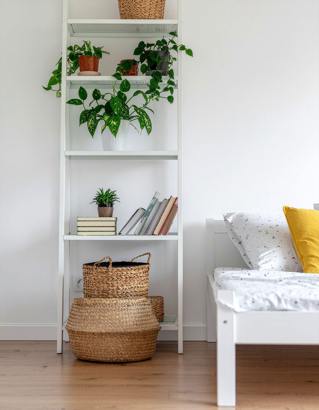 Studio Apartment Bookshelf Separator - 30 studio apartment bedroom ideas