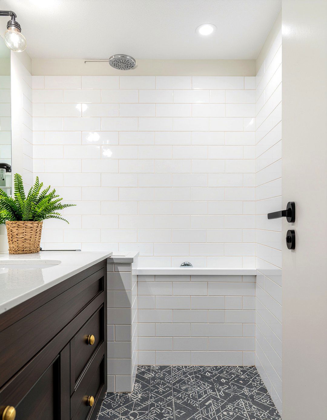 30 Unique Bathroom High-Low Mixing Ideas for an Upscale Look