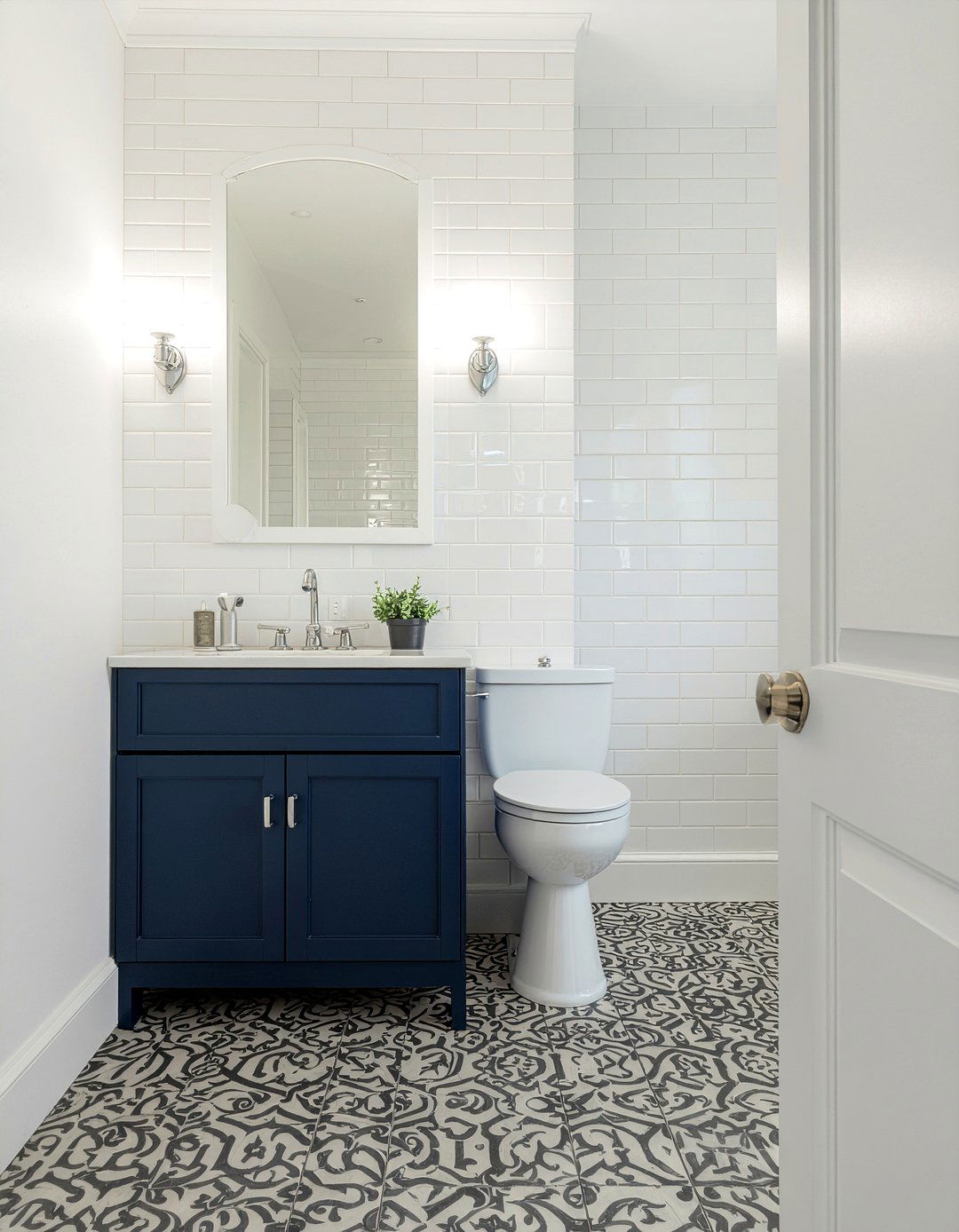 Subway tile and patterned floor - 30 bathroom pattern mixing ideas