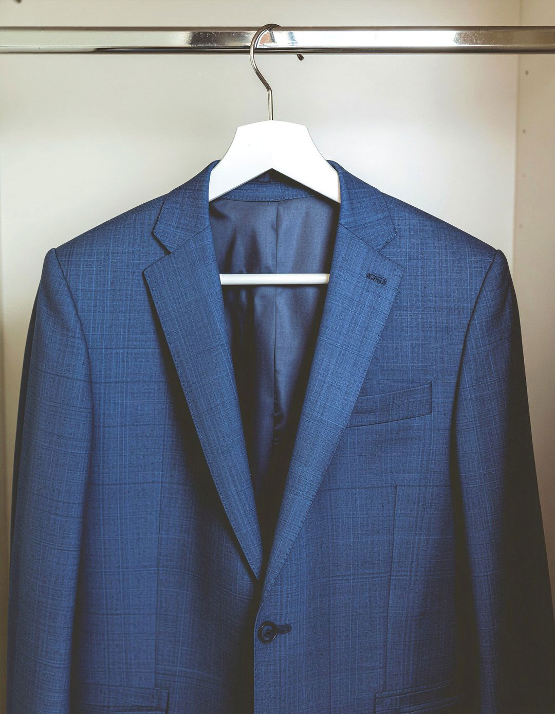 Suit hangers with bar - 30 bedroom space saving hangers