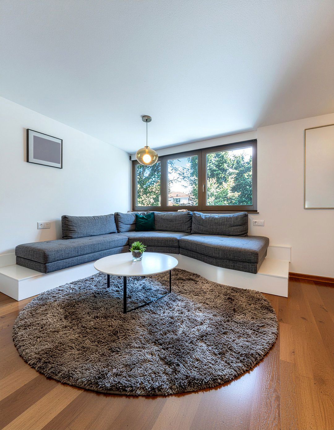 Sunken living room - 30 new construction living room ideas