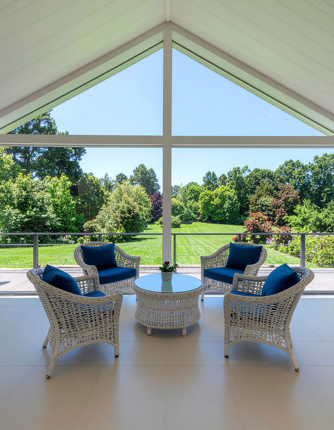 Sunroom Conversation Area - 30 living room conversation area ideas