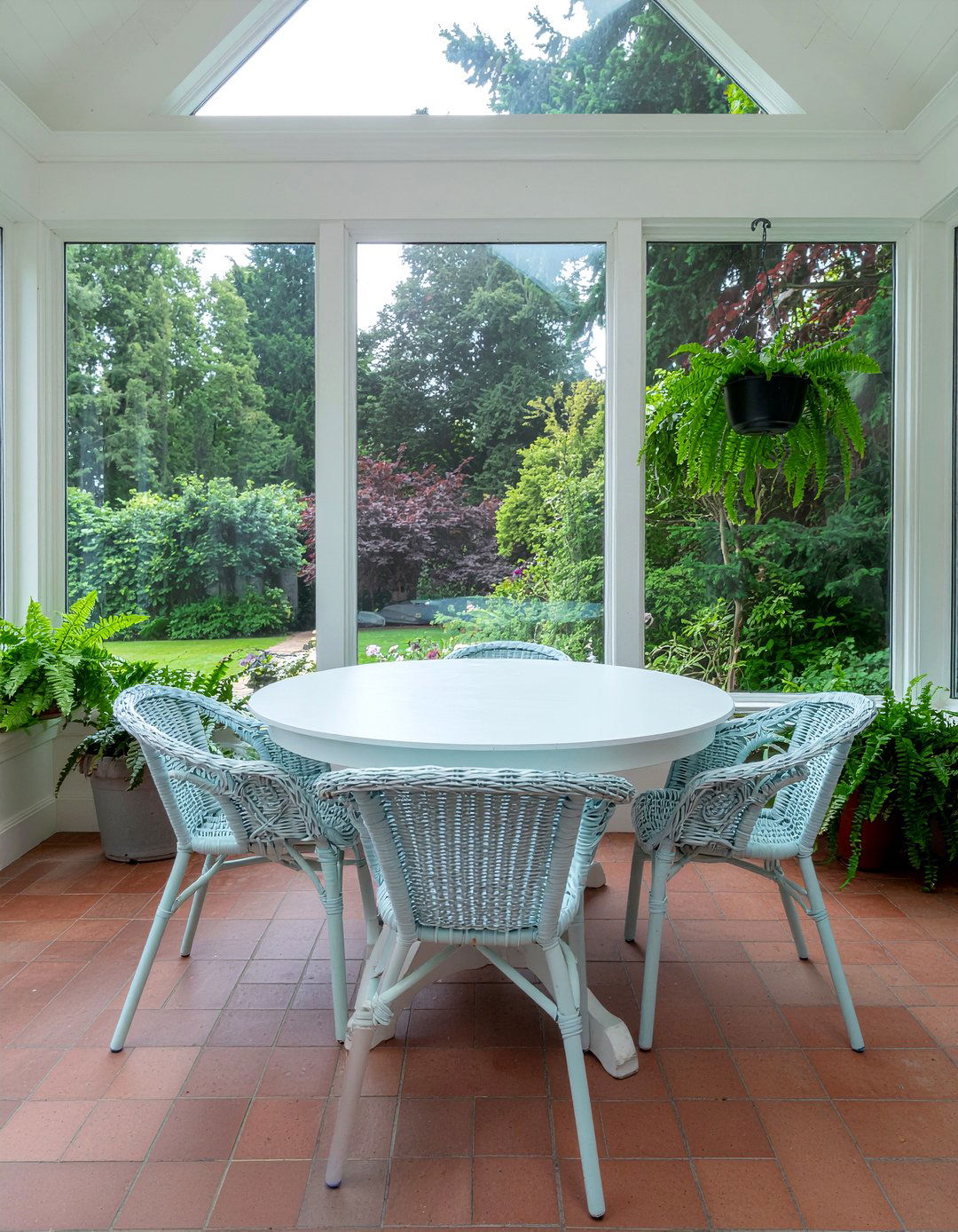 Sunroom dining area furniture - 30 flex space dining ideas