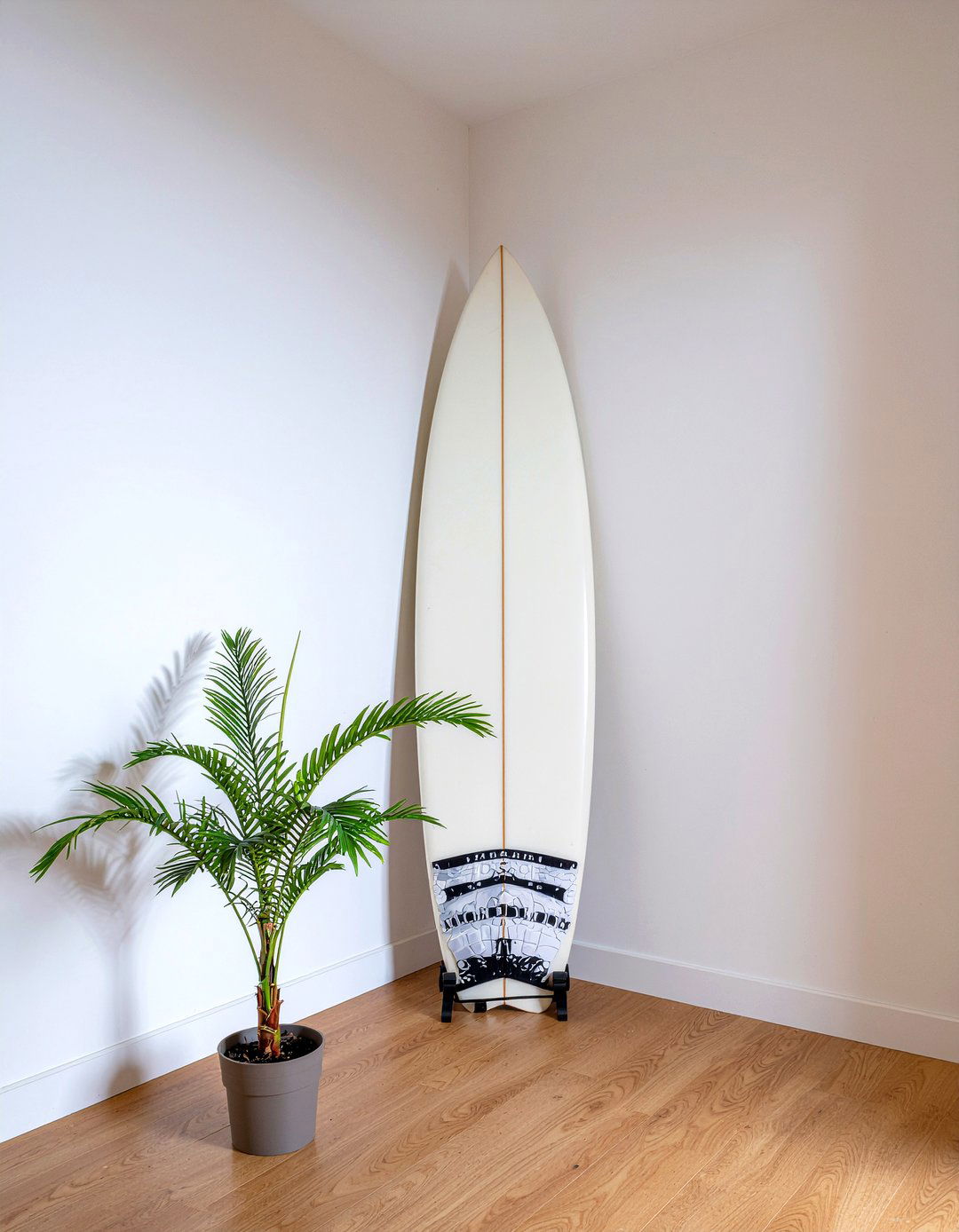 Surfboard Floor Stand - 30 surfing bedroom ideas