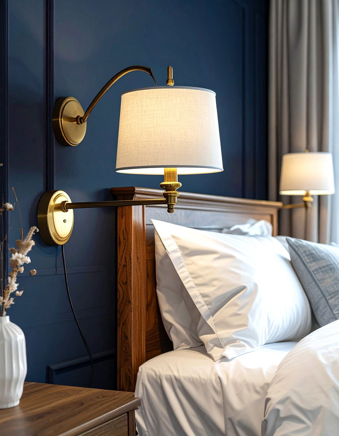 Swing arm wall lamp - 30 wall light ideas